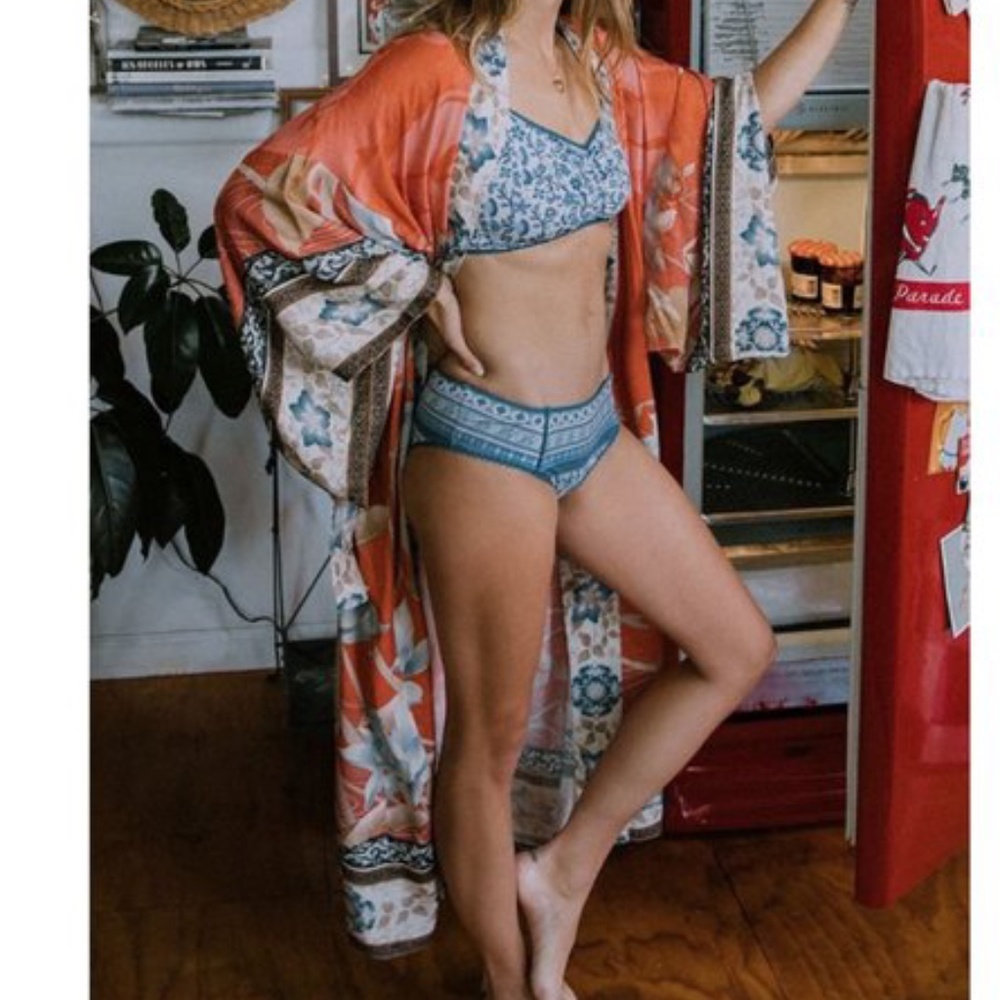 Boho Gypsy Red Floral Belted Kimono Cover up - Picture 2 of 7